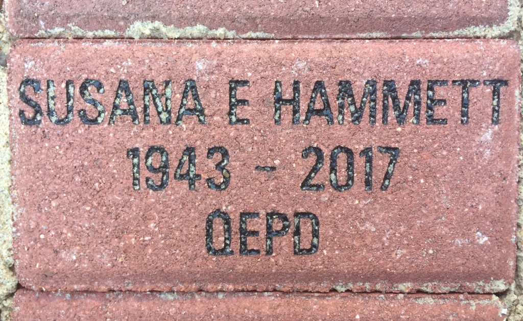 2018/01(January)/Susana-Hammett-1-year-after-passing/1024x768_2018-01-29-4452-Susana-Hammett-Brick-Engraved-QEPD.JPG