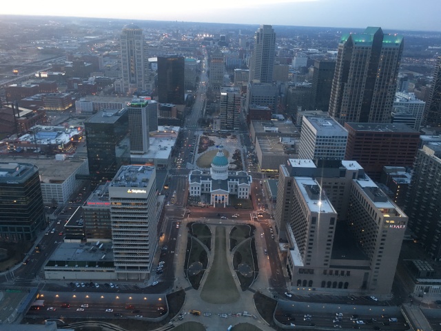 2018/01(January)/VA-St-Louis/640x480_2018-01-31-09-St-Louis-VA-Arch.JPG