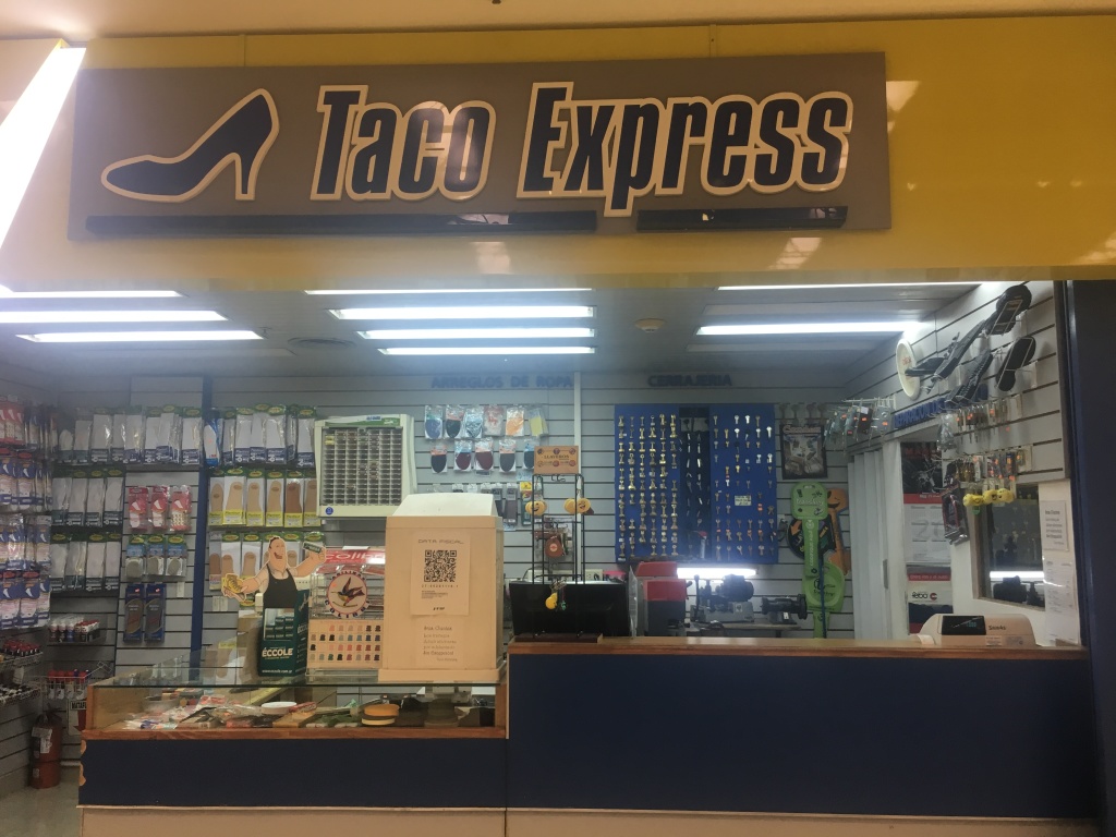 2018/03(March)/Argentina-Lio-Gabby-Wedding/1024x768_2018-03-23-Argentina-04-Taco-Express.JPG