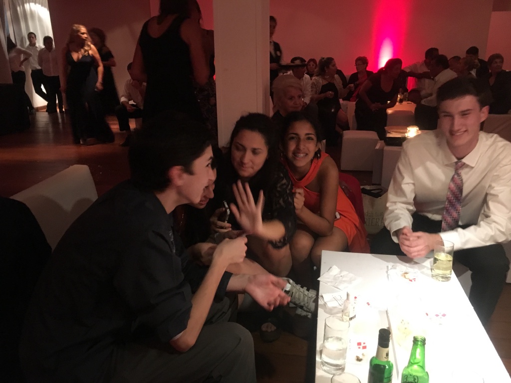 2018/03(March)/Argentina-Lio-Gabby-Wedding/1024x768_2018-03-25-Argentina-08-Dax-Zoe-Chance.JPG