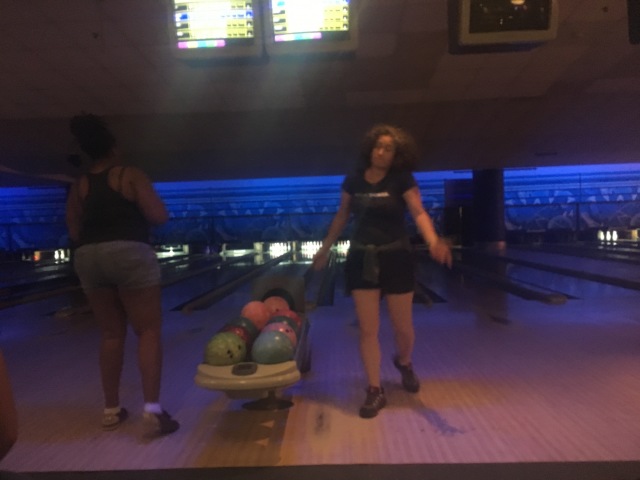 2018/03(March)/Argentina-Lio-Gabby-Wedding/640x480_2018-03-23-Argentina-11-Diane-Suzi-Bowling.JPG