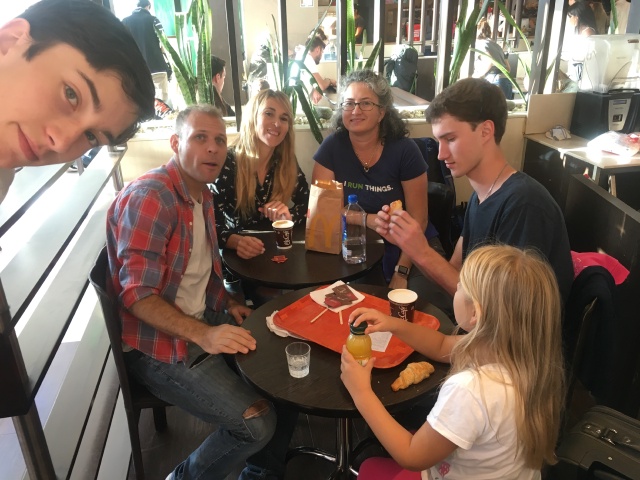 2018/03(March)/Argentina-Lio-Gabby-Wedding/640x480_2018-03-25-Argentina-52-Dax-Leo-Adriana-Suzi-Chance-Clara.JPG