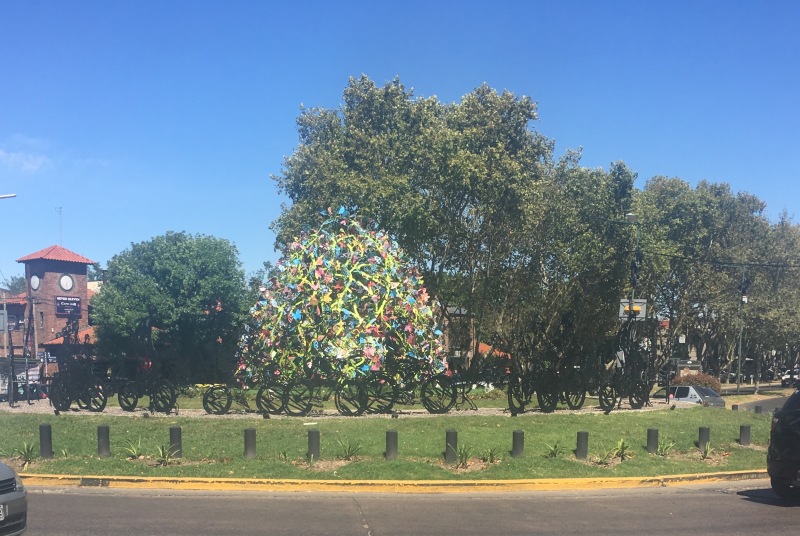 2018/03(March)/Argentina-Lio-Gabby-Wedding/800x600_2018-03-23-Argentina-02-bike-art.JPG