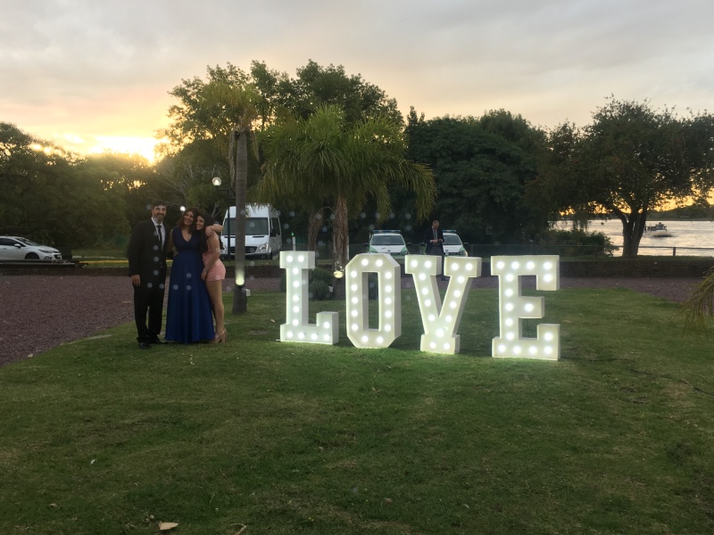 2018/03(March)/Argentina-Lio-Gabby-Wedding/800x600_2018-03-24-Argentina-042-Adrian-MariaLaura-Candela.JPG