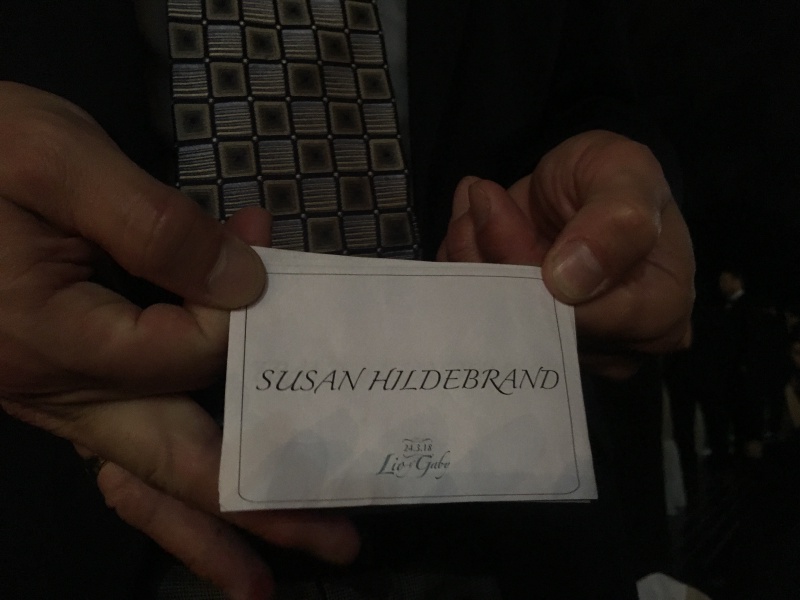2018/03(March)/Argentina-Lio-Gabby-Wedding/800x600_2018-03-24-Argentina-074-Susan-Hildebrand-sign.JPG