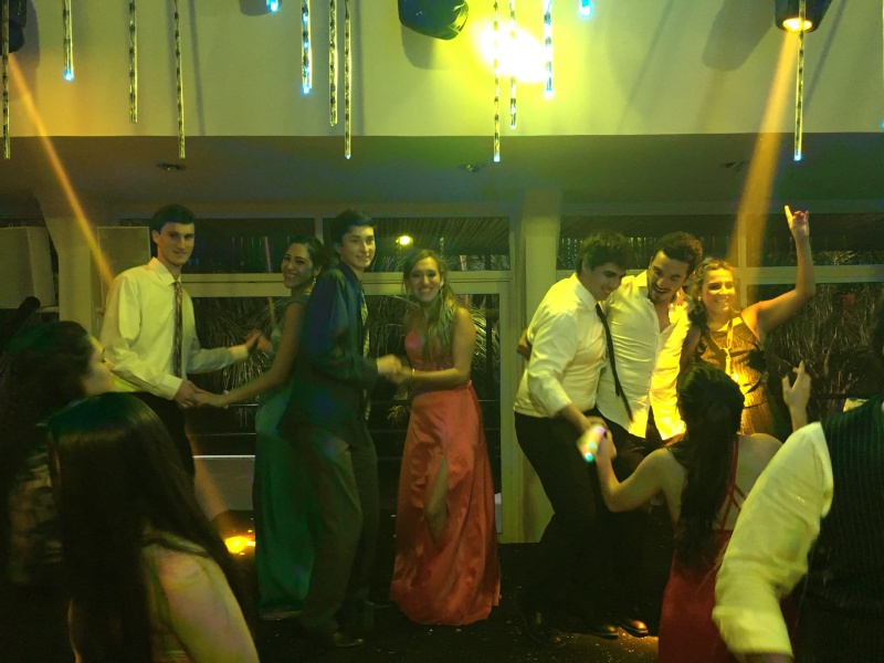 2018/03(March)/Argentina-Lio-Gabby-Wedding/800x600_2018-03-25-Argentina-31-Chance-Maru-Dax-Lucila-Candela.JPG