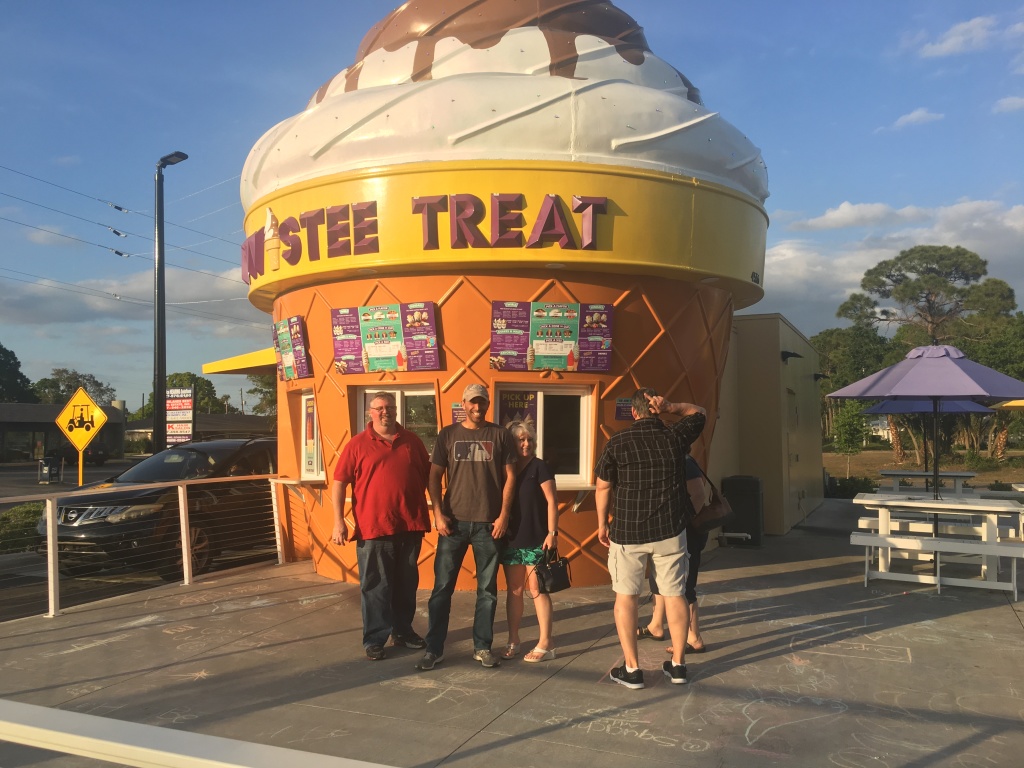 2018/03(March)/VA-Bay-Pines-FL/2018-03-26-VA-Bay-Pines-1-Ice-Cream-Brian-Mark-Belinda-Steve-MJ.JPG
