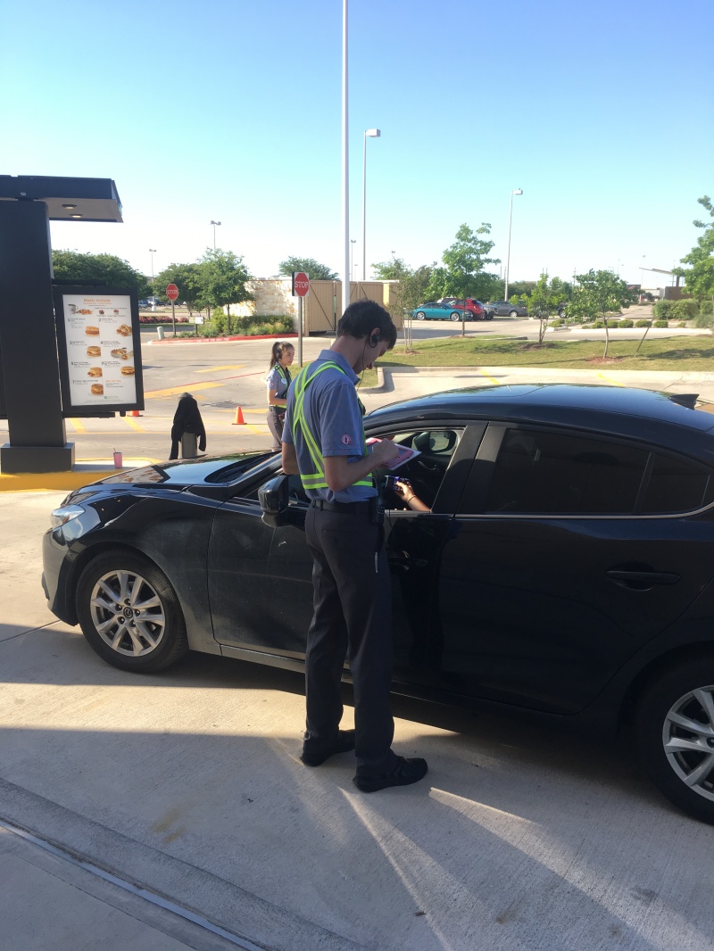 2018/04(April)/Chance-Chick-Fil-A/800x600_2018-04-26-Chance-working-Chick-Fil-A-3.JPG