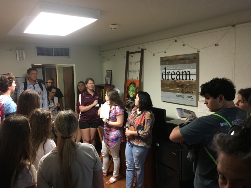 2018/04(April)/TAMU-Visit-Chance/800x600_2018-04-02-TAMU-Visit-Chance-08.JPG