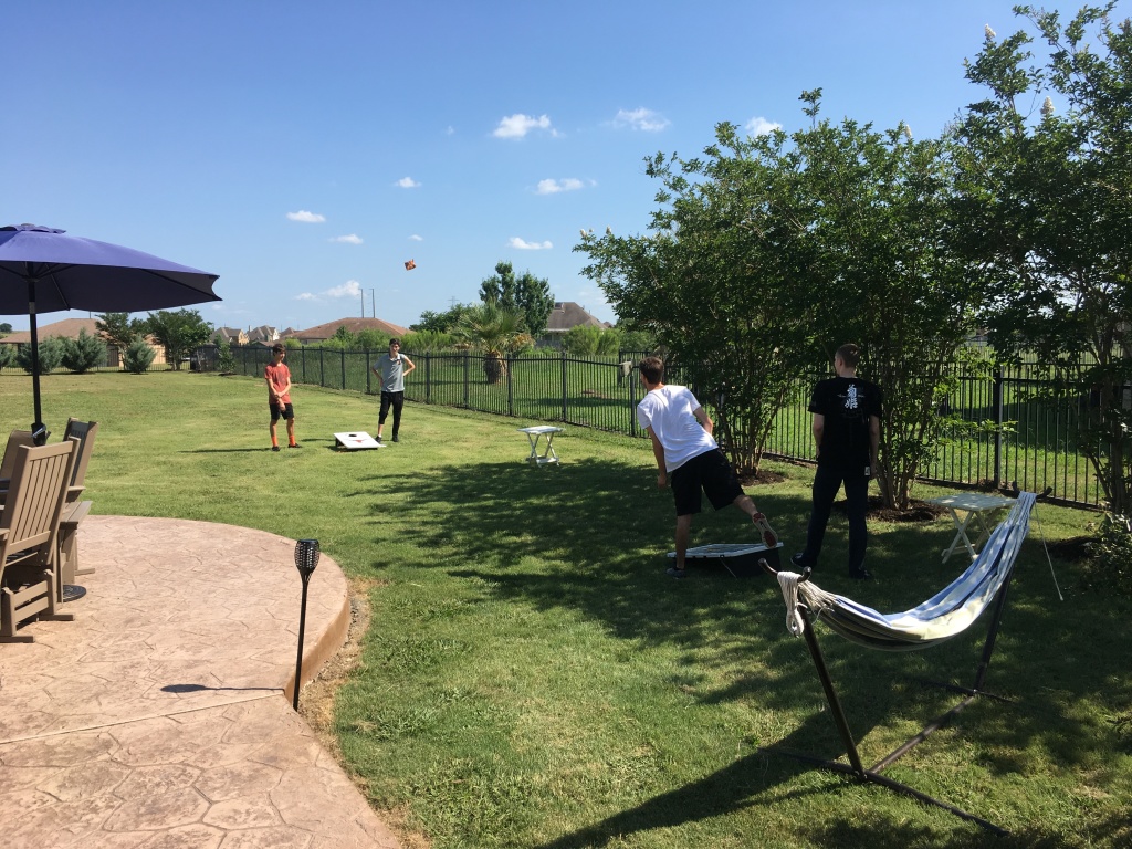 2018/05(May)/Chance-Graduation/1024x768_2018-05-26-Chance-Graduation-Party-04-cornhole-Dax.JPG