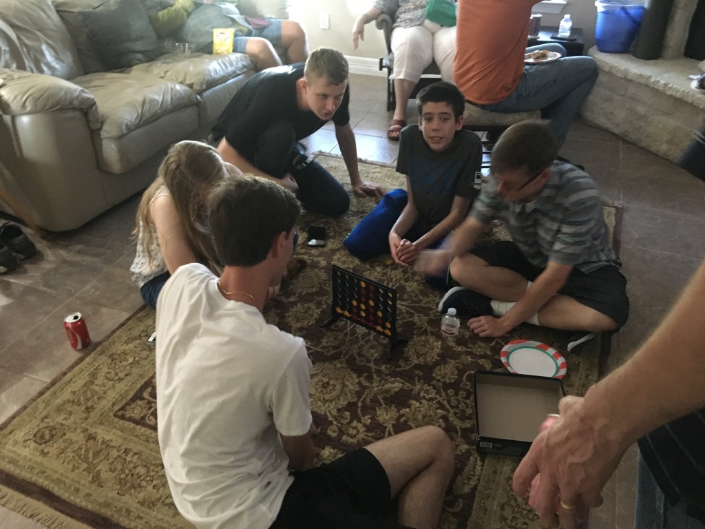 2018/05(May)/Chance-Graduation/1024x768_2018-05-26-Chance-Graduation-Party-09-Emily-Jack-Connect4.JPG