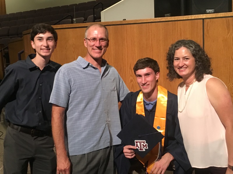 2018/05(May)/Chance-Graduation/800x600_2018-05-25-NYOS-Chance-Graduation-29-Dax-Travis-Suzi.JPG