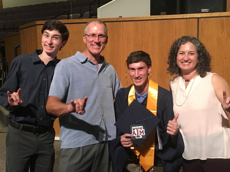 2018/05(May)/Chance-Graduation/800x600_2018-05-25-NYOS-Chance-Graduation-30-Dax-Travis-Suzi-GOOD.JPG
