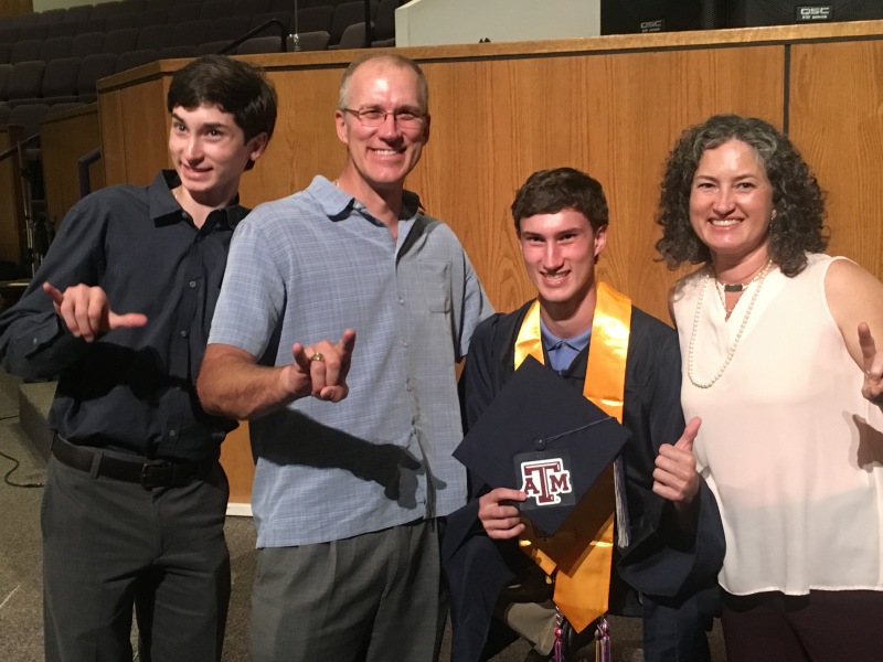 2018/05(May)/Chance-Graduation/800x600_2018-05-25-NYOS-Chance-Graduation-31-Dax-Travis-Suzi.JPG