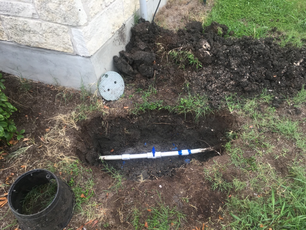 2018/05(May)/Misc/1024x768_2018-05-24-Sprinkler-Leak-2.JPG