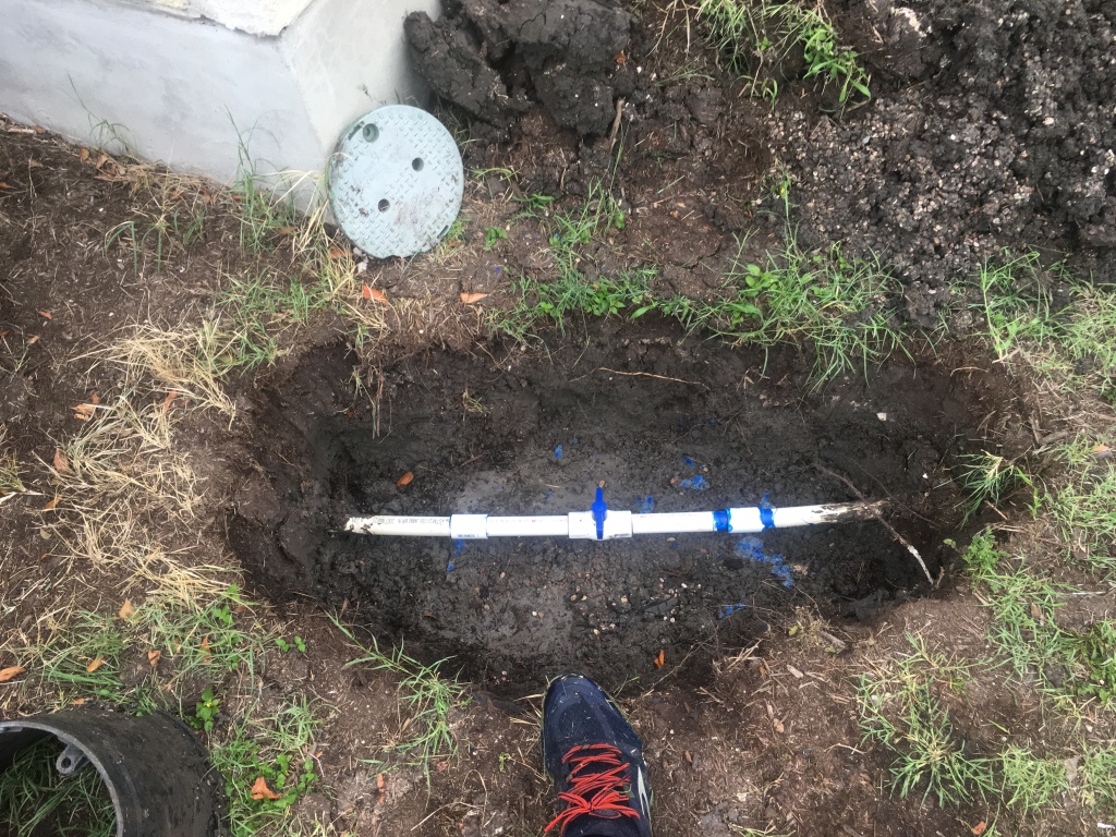 2018/05(May)/Misc/1024x768_2018-05-24-Sprinkler-Leak-3.JPG
