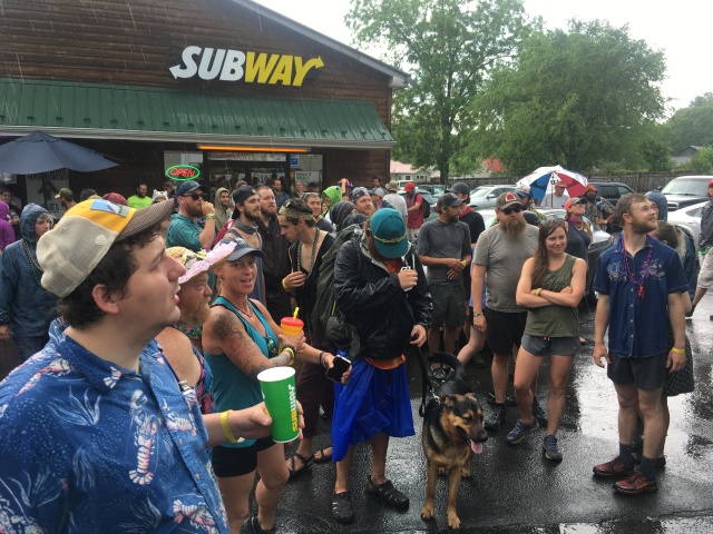 2018/05(May)/TrailDays-2018/640x480_2018-05-19-TrailDays-07-parade.JPG