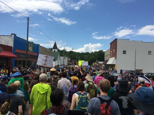 2018/05(May)/TrailDays-2018/640x480_2018-05-19-TrailDays-21-parade.JPG
