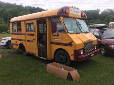 2018-05-18-TrailDays-09-HikerYearbook-bus.JPG