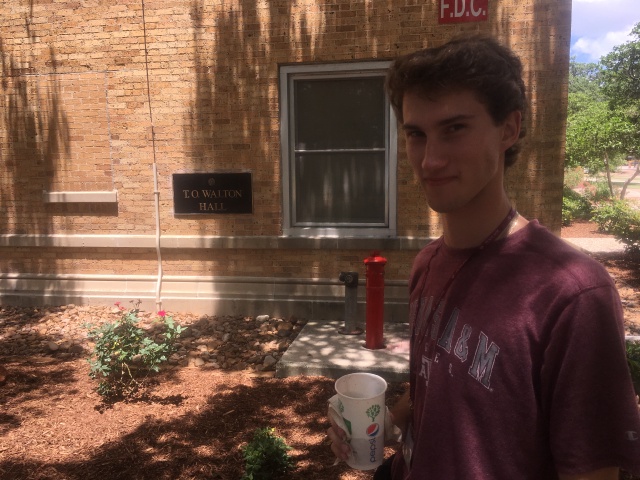 2018/06(June)/TAMU-Orientation-Chance/640x480_2018-06-28-TAMU-Orientation-Chance-15-Walton-Hall.JPG