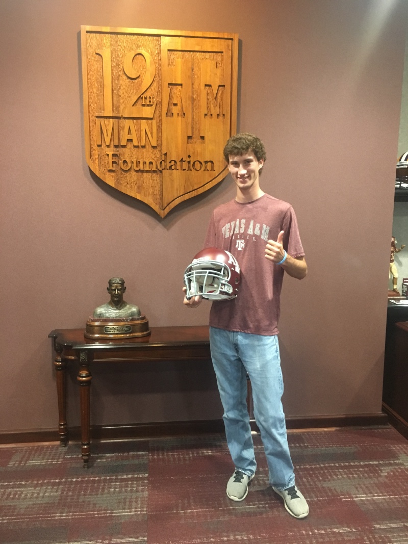 2018/06(June)/TAMU-Orientation-Chance/800x600_2018-06-29-TAMU-orientation-14-Chance-12th-Man.JPG