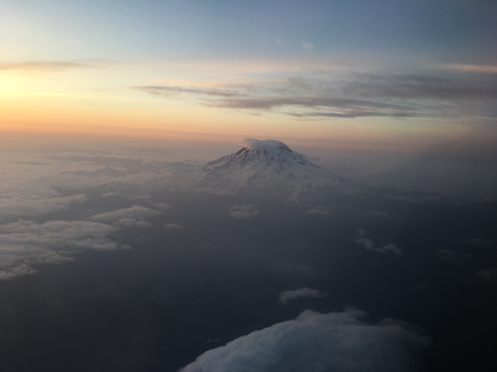 2018/06(June)/VA-Seattle-WA/1024x768_2018-06-08-VA-Seattle-Mt-Rainier-sunrise-1.JPG