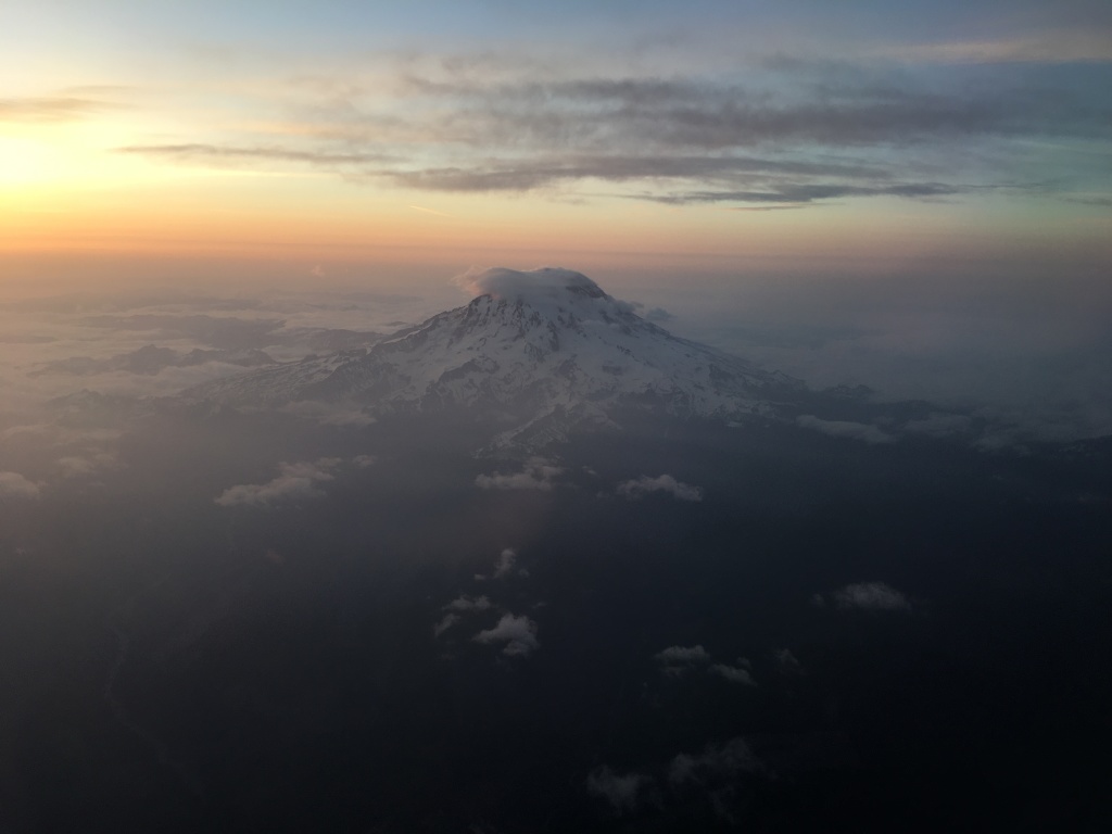2018/06(June)/VA-Seattle-WA/1024x768_2018-06-08-VA-Seattle-Mt-Rainier-sunrise-2.JPG
