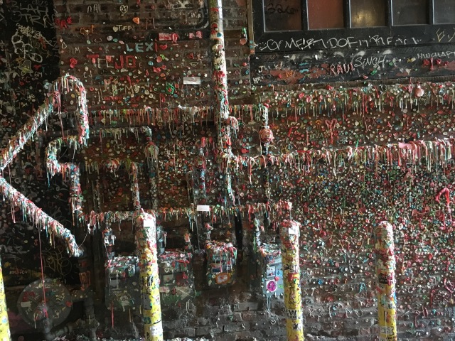 2018-06-07-VA-Seattle-5-gum-alley.JPG