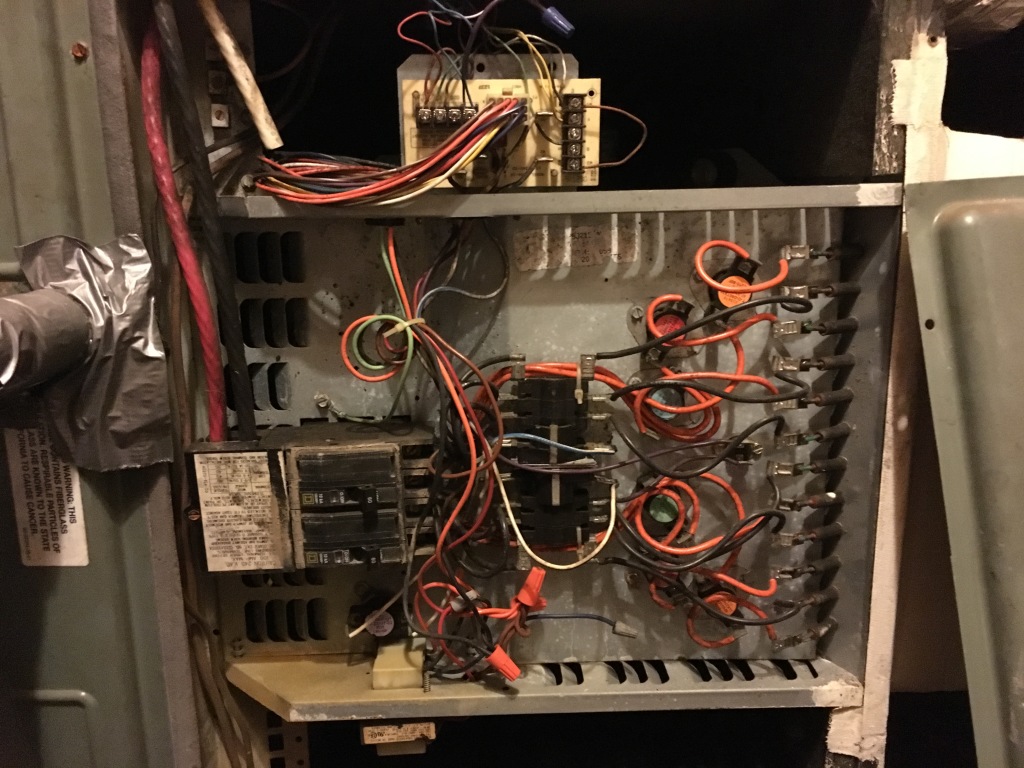 2018/07(July)/AC-issues-outside-controller/1024x768_2018-07-27-AC-issues-downstairs-unit-in-attic-2.JPG