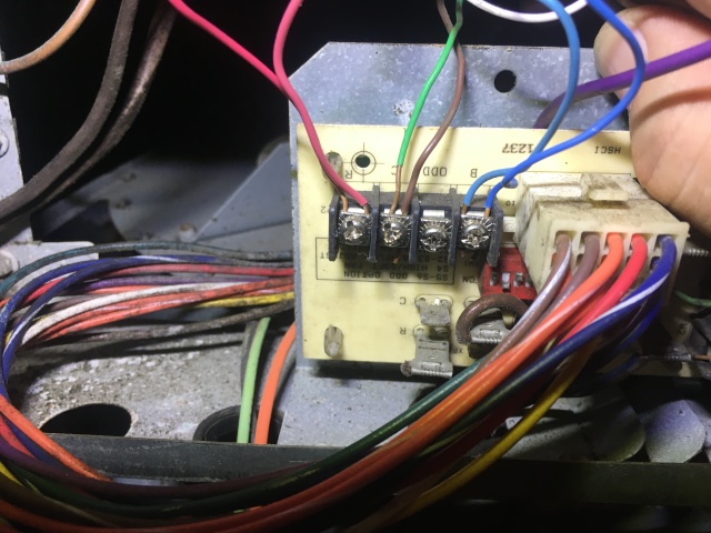 2018/07(July)/AC-issues-outside-controller/640x480_2018-07-28-AC-issues-02-outside-unit.JPG