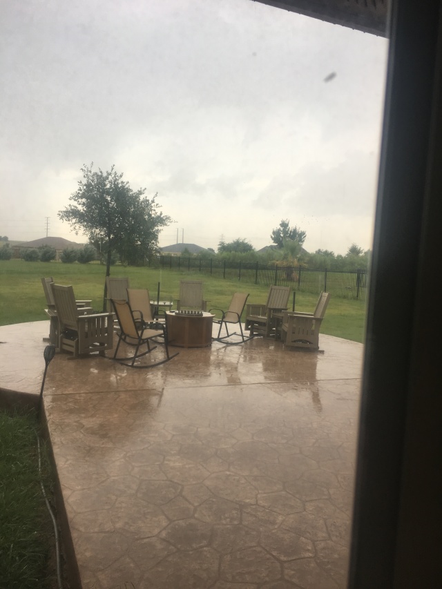 2018/07(July)/Misc/640x480_2018-07-07-wet-patio.JPG