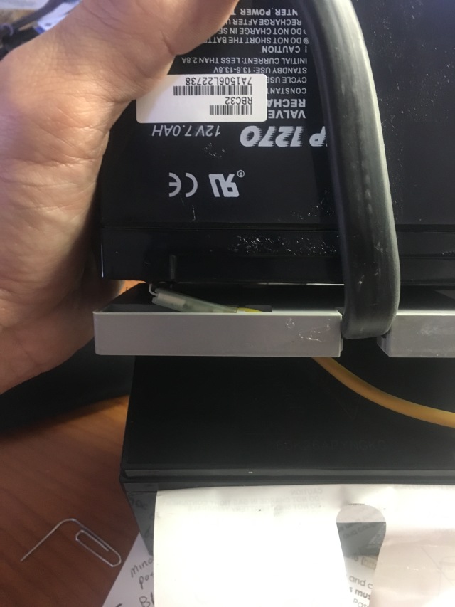 2018/07(July)/Misc/640x480_2018-07-20-UPS-batteries-3.JPG
