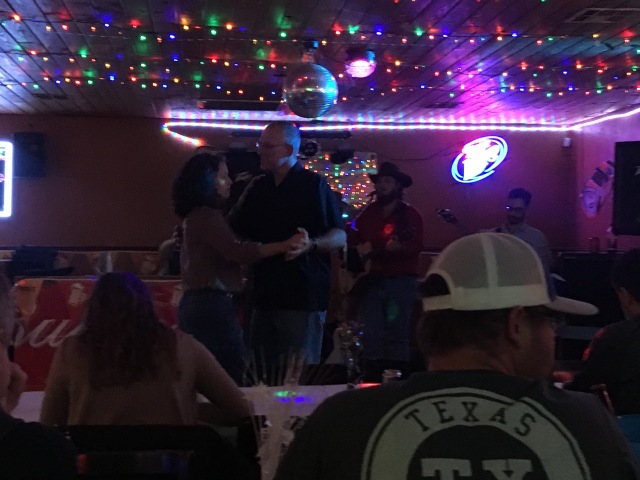 2019/03(March)/Carson-band-gigs/640x480_2019-03-30-Carson-band-3-Travis-Suzi.JPG