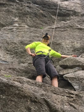 2019-03-30-Crew8787-rock-climbing-25-Suzi.JPG