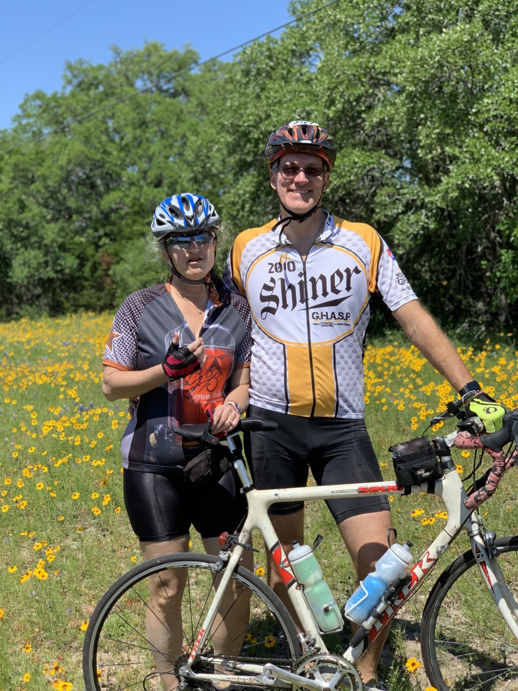 2019/04(April)/Austin-2-Fredricksburg-bicycle-ride/1024x768_2019-04-27-Austin-to-Fredricksburg-bicycle-ride-05-Suzi-Travis.JPG