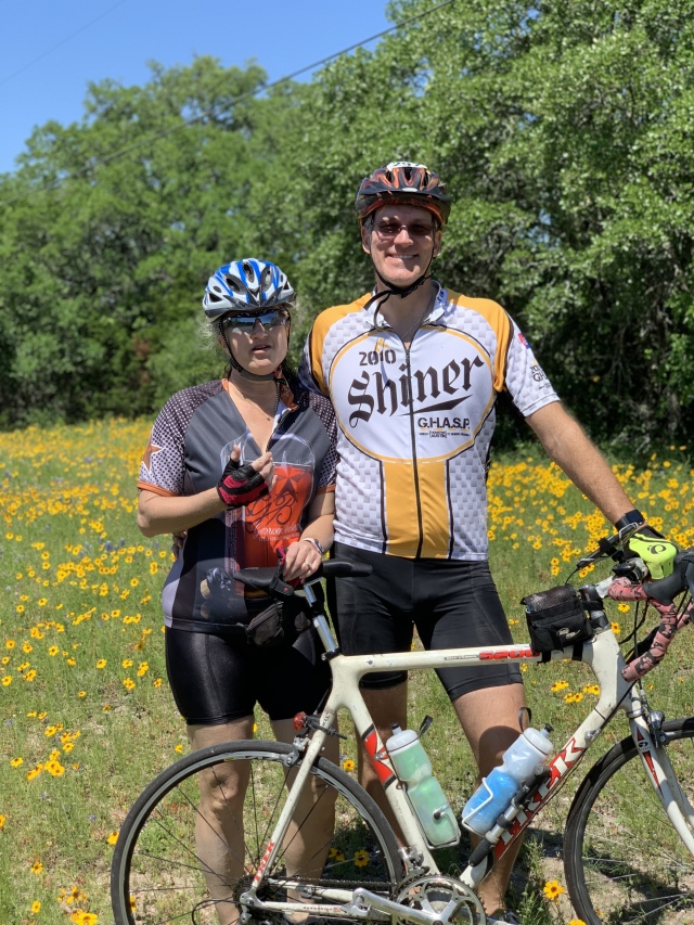 2019/04(April)/Austin-2-Fredricksburg-bicycle-ride/640x480_2019-04-27-Austin-to-Fredricksburg-bicycle-ride-05-Suzi-Travis.JPG