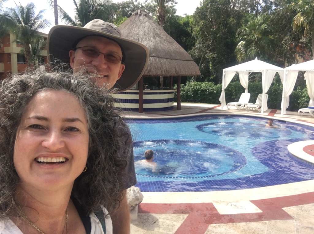 2019/04(April)/Cancun-with-Adriana/1024x768_2019-04-07-Cancun-Bahia-Principie-09-Suzi-Travis.JPG