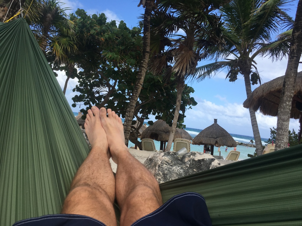 2019/04(April)/Cancun-with-Adriana/1024x768_2019-04-07-Cancun-Bahia-Principie-27-hammock.JPG