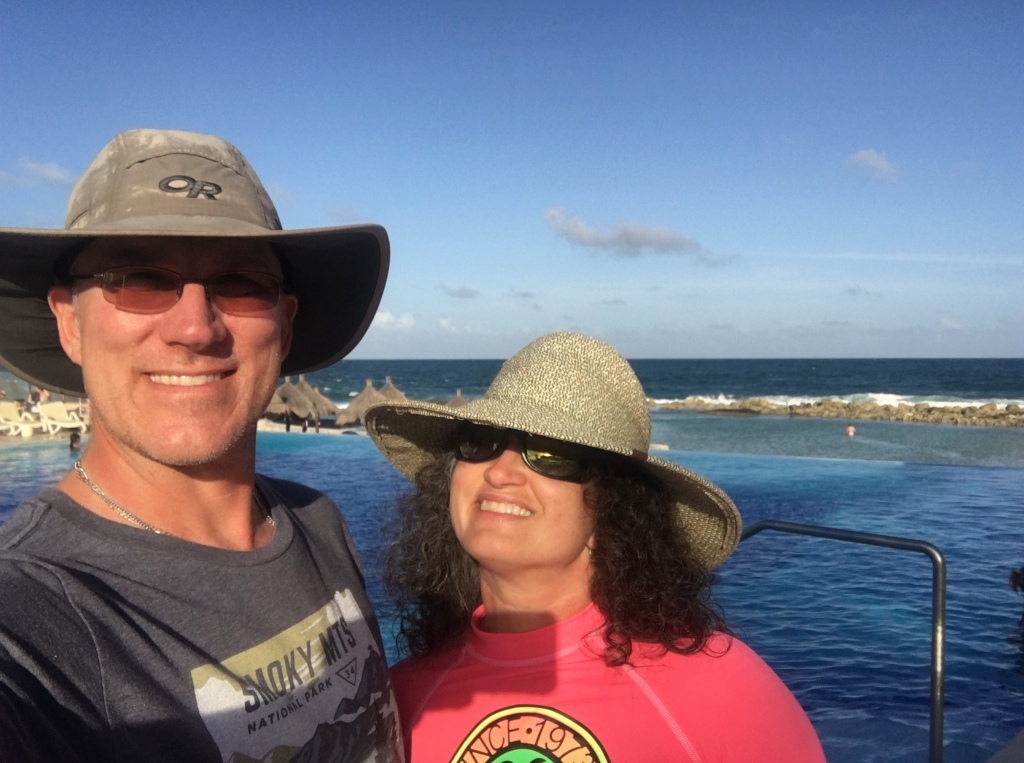 2019/04(April)/Cancun-with-Adriana/1024x768_2019-04-08-Cancun-Bahia-Principie-006-Travis-Suzi.JPG