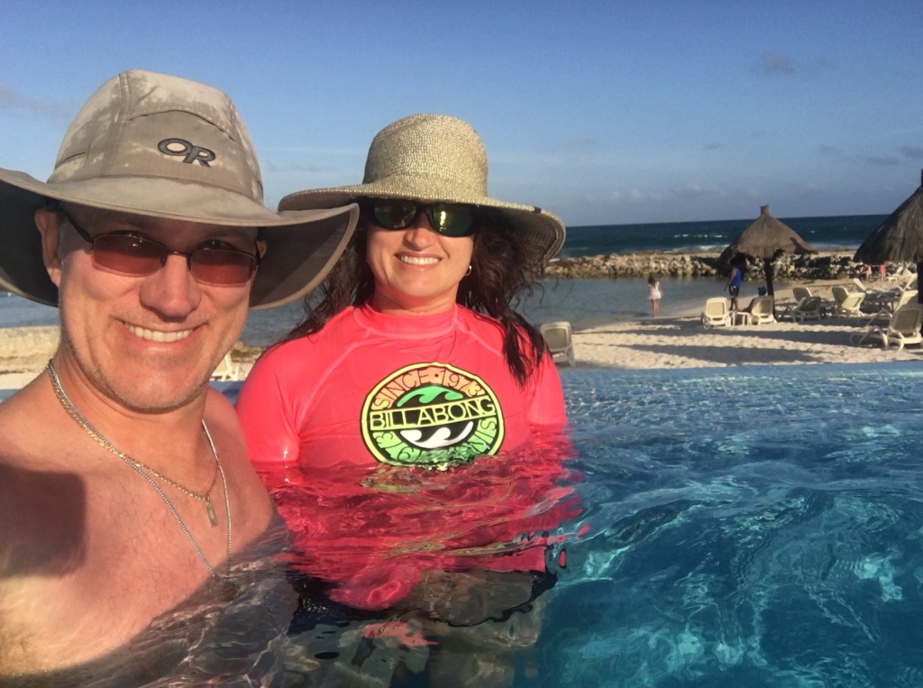 2019/04(April)/Cancun-with-Adriana/1024x768_2019-04-08-Cancun-Bahia-Principie-008-Travis-Suzi.JPG