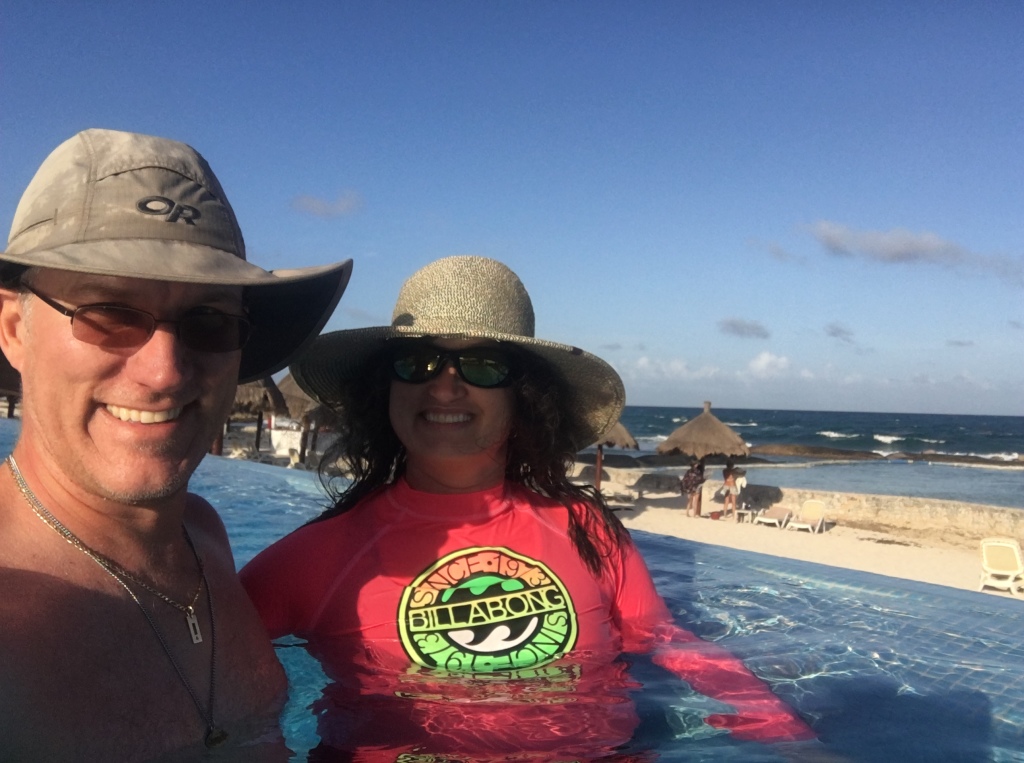 2019/04(April)/Cancun-with-Adriana/1024x768_2019-04-08-Cancun-Bahia-Principie-012-Travis-Suzi.JPG