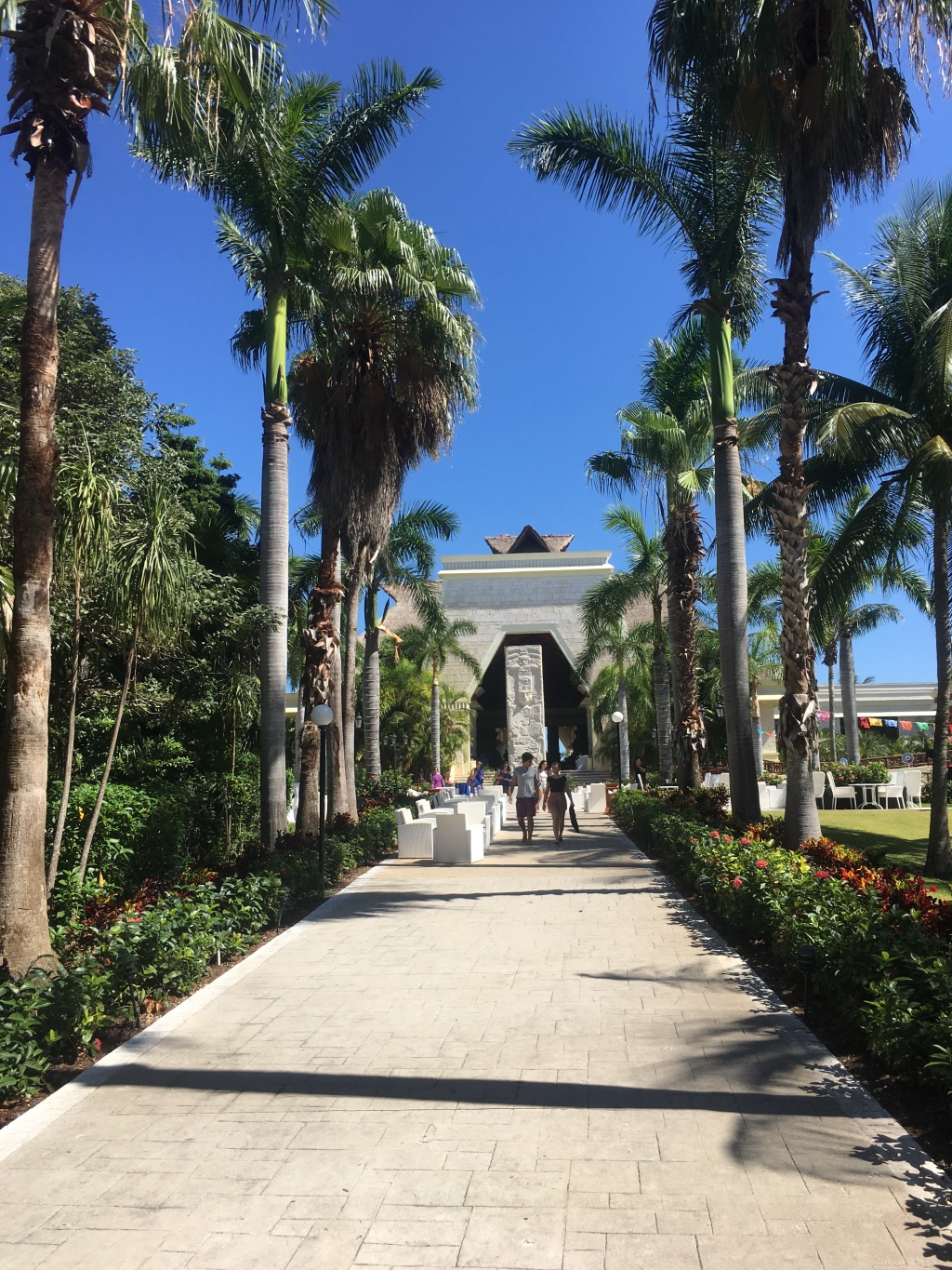 2019/04(April)/Cancun-with-Adriana/1024x768_2019-04-10-Cancun-Bahia-Principie-15.JPG