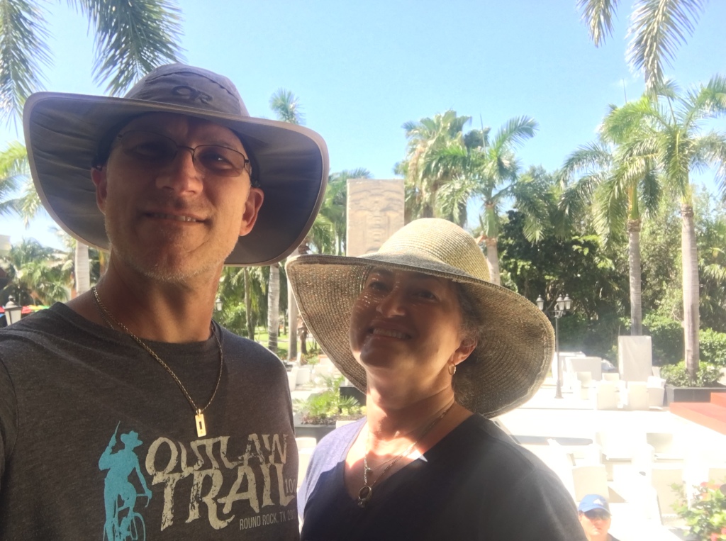 2019/04(April)/Cancun-with-Adriana/1024x768_2019-04-10-Cancun-Bahia-Principie-16-Travis-Suzi.JPG