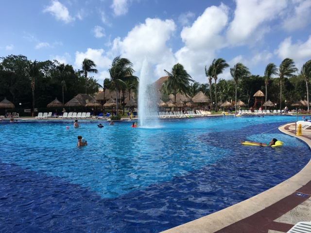 2019-04-07-Cancun-Bahia-Principie-05.JPG