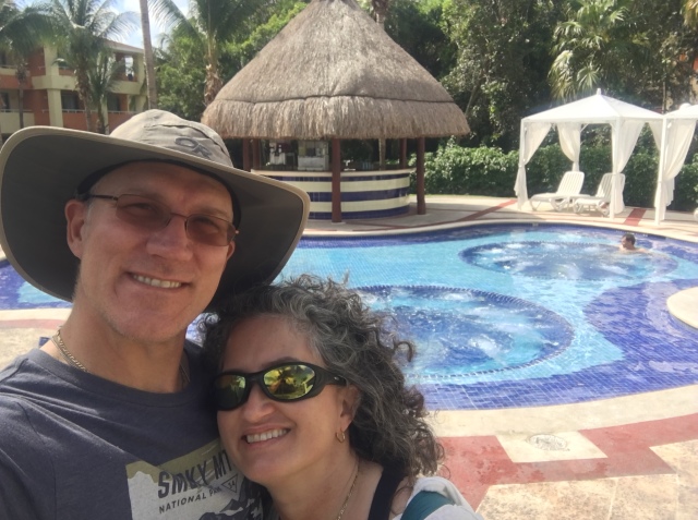 2019/04(April)/Cancun-with-Adriana/640x480_2019-04-07-Cancun-Bahia-Principie-10-Travis-Suzi.JPG