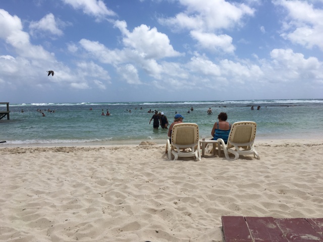 2019/04(April)/Cancun-with-Adriana/640x480_2019-04-07-Cancun-Bahia-Principie-20-beach.JPG