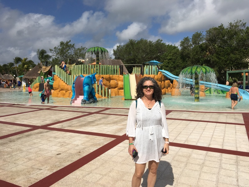 2019/04(April)/Cancun-with-Adriana/800x600_2019-04-07-Cancun-Bahia-Principie-03-Suzi.JPG
