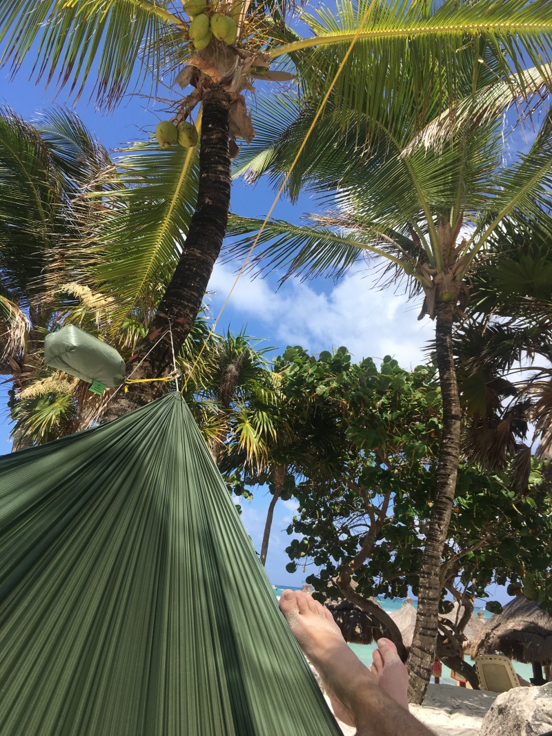 2019/04(April)/Cancun-with-Adriana/800x600_2019-04-07-Cancun-Bahia-Principie-22-hammock.JPG