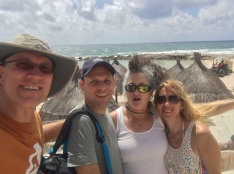 2019-04-06-Cancun-Bahia-Principie-005-Travis-Lio-Suzi-Adriana.JPG