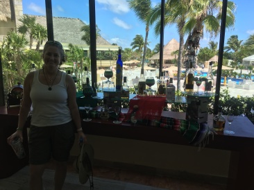 2019-04-06-Cancun-Bahia-Principie-008-Suzi.JPG